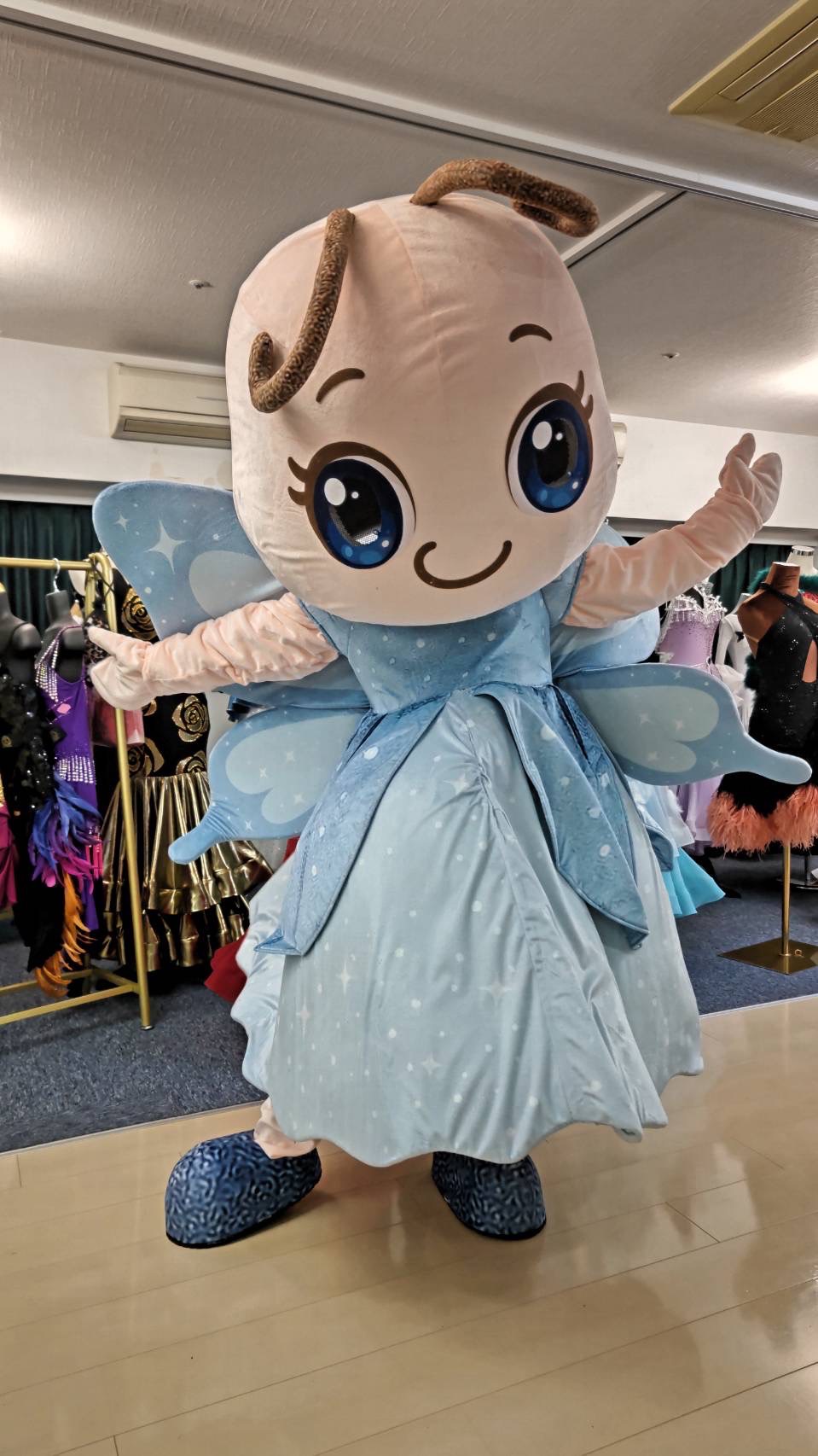 キャラクター着ぐるみの別角度イメージ